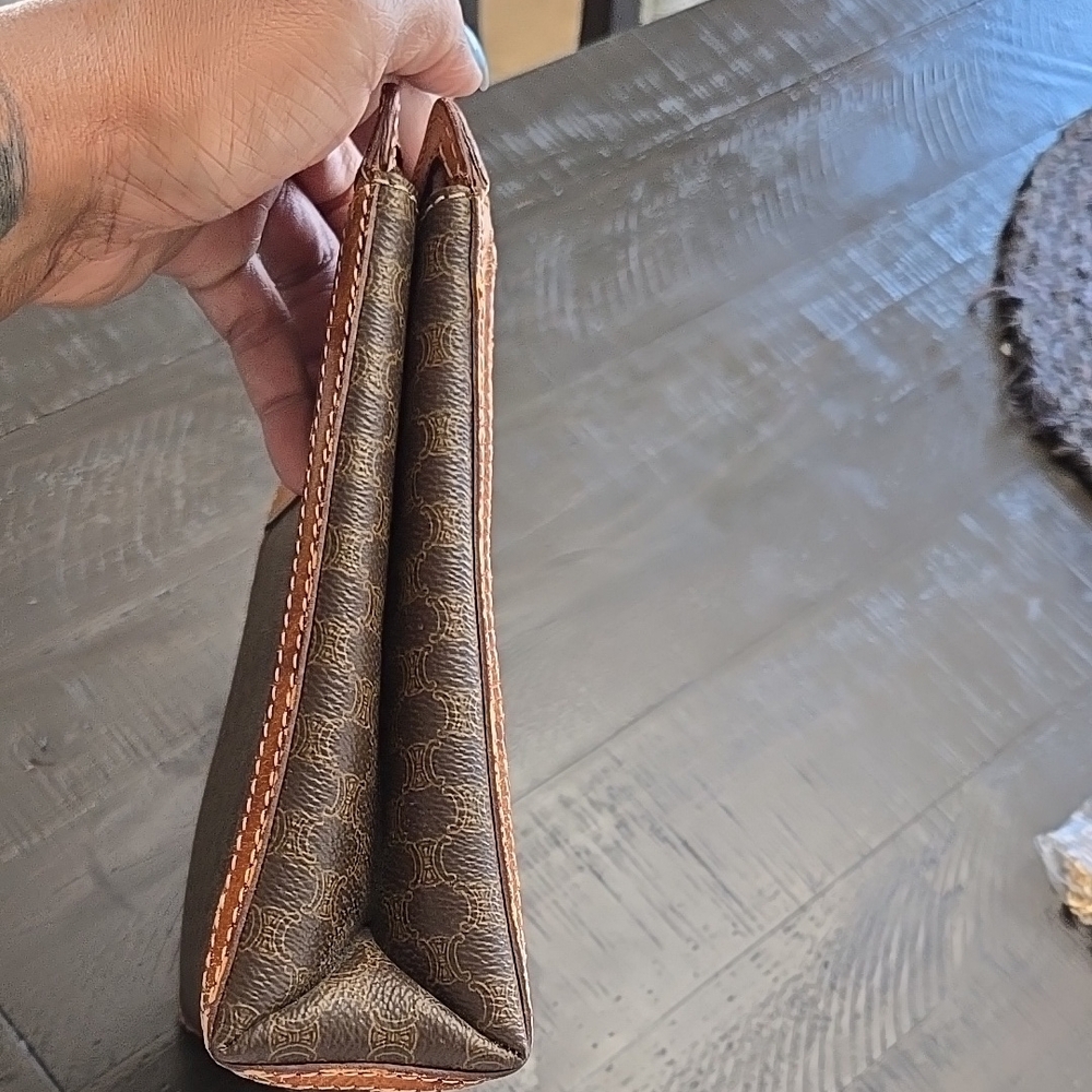 Celine Toiletry - Picture 16 of 16